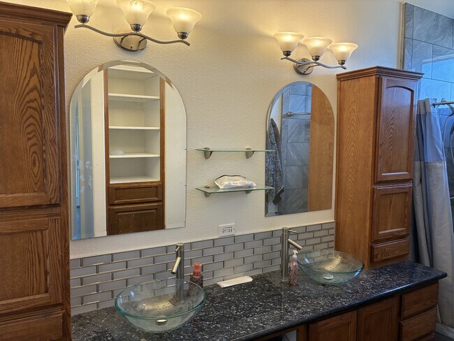 Building Photo - 3080 Lindero St