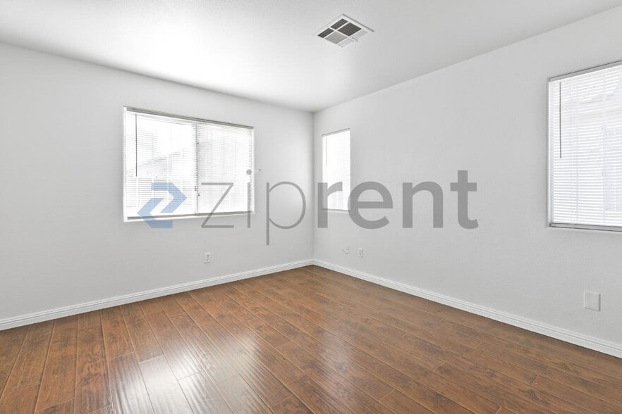 Building Photo - 2005 Rose Coral Ave