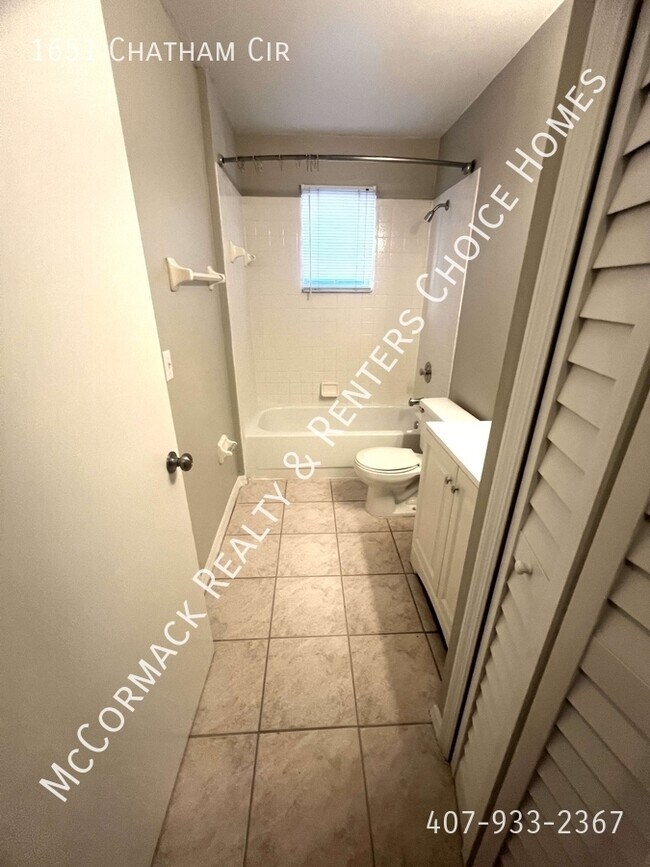 Building Photo - 1651 Chatham Cir