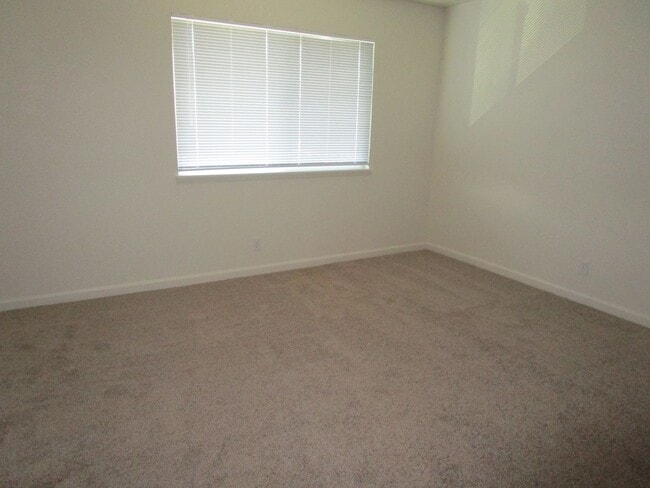 Building Photo - 833 Scoter Way
