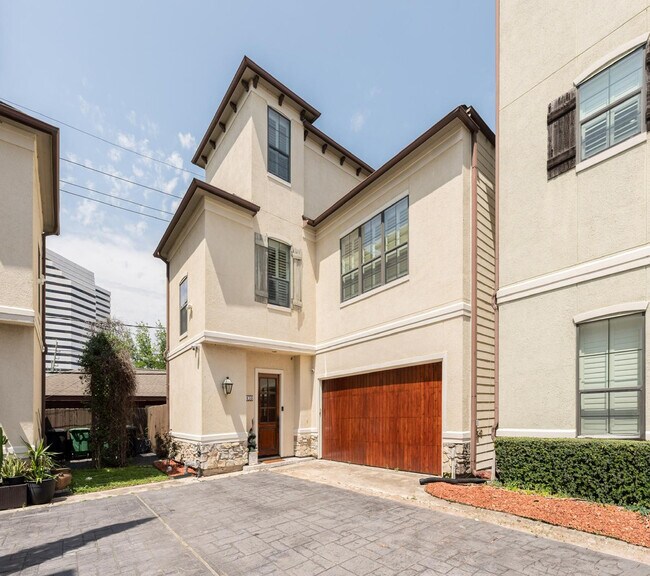 Building Photo - 5630 Winsome Ln