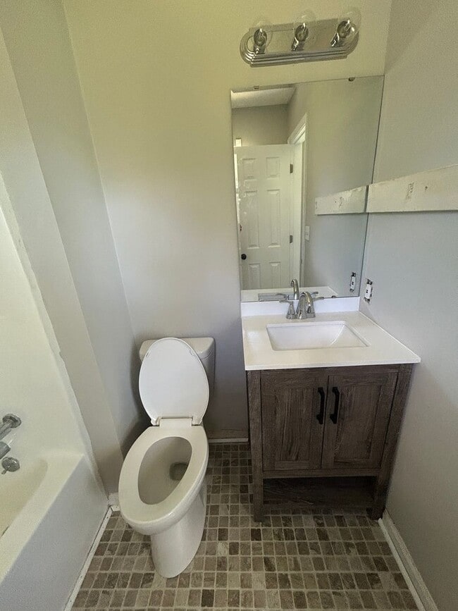 Building Photo - 111 Stall St