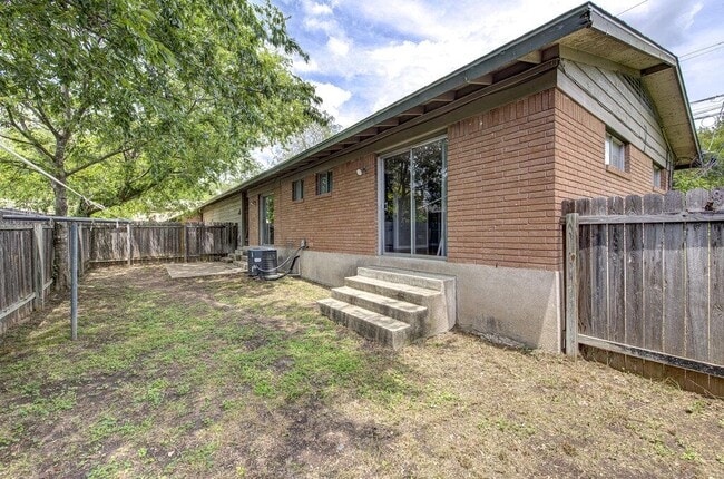 Building Photo - 4806 Avenue F