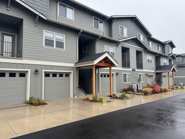 Building Photo - 441 Talent Ave