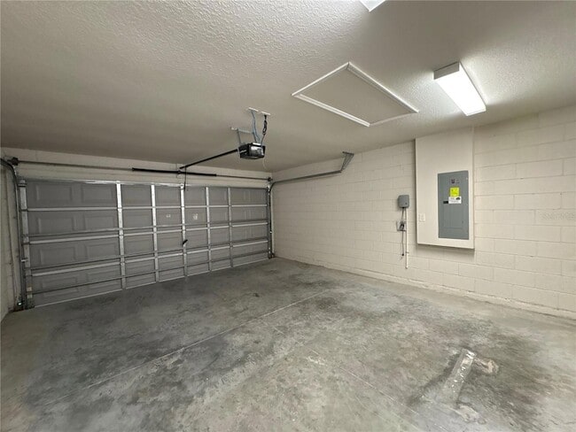 Building Photo - 15415 SW 34th Ave