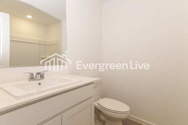 Building Photo - 2028 Derby Ln