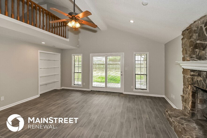 Building Photo - 2895 Devon Cir