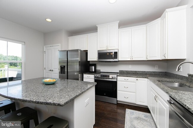 Building Photo - 304 Iannelli Rd
