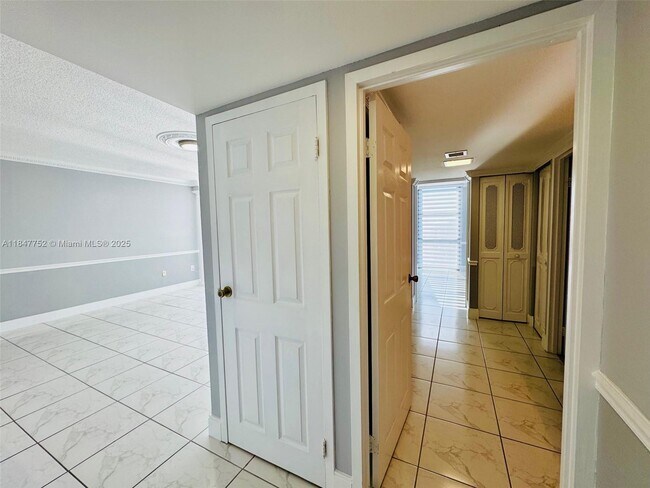 Building Photo - 3625 N Country Club Dr