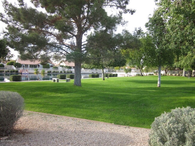 Building Photo - 20615 N Ventana Dr W