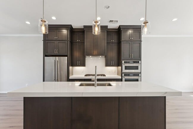 Building Photo - 4689 Charger Pl
