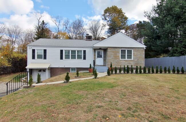 Primary Photo - 663 High Ridge Rd