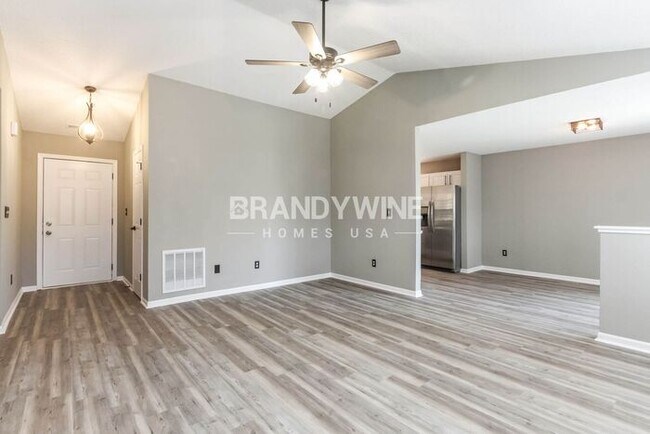 Building Photo - MOVE IN SPECIAL - February FREE with move ...