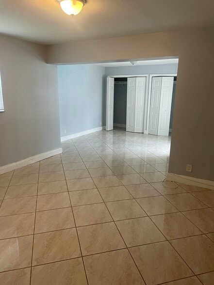 Building Photo - 3380 NW 39th St