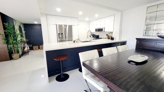 Building Photo - 250 Galen Dr