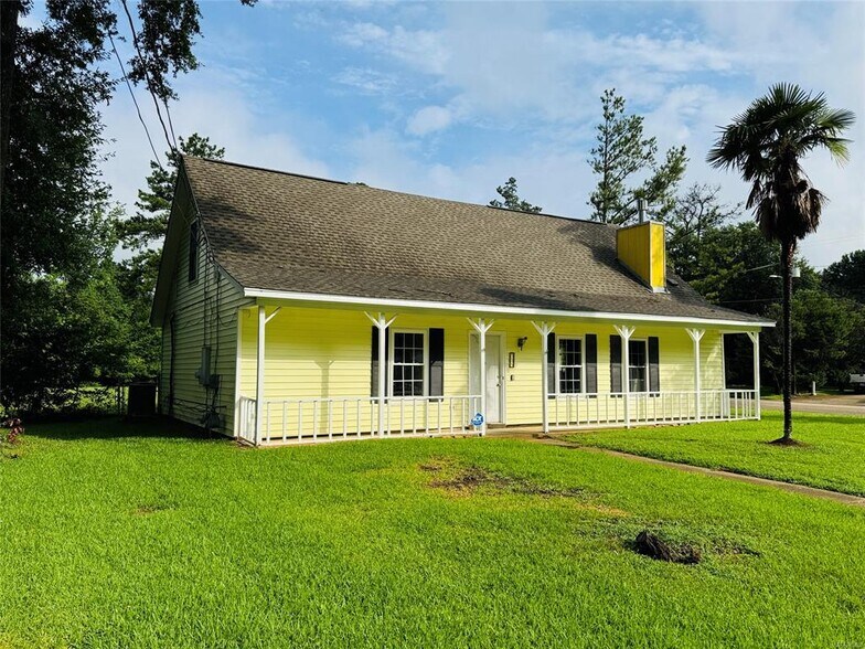 Building Photo - 697 Chatsworth Dr