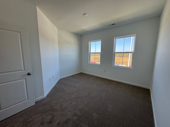 Building Photo - *Move In Special* 3 Bed | 2.5 Bath New Con...