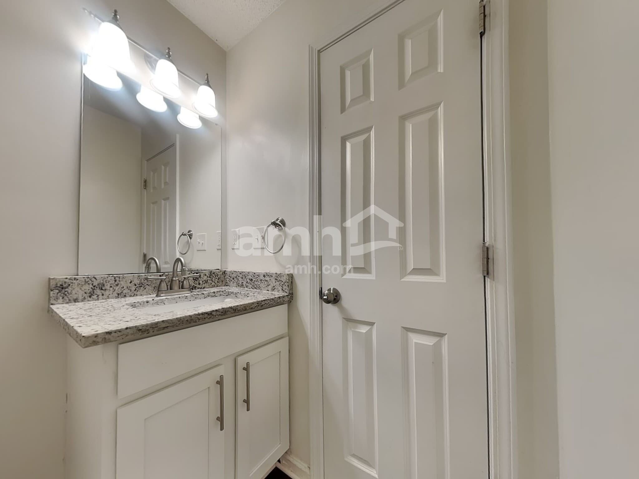 Building Photo - 2605 Hunters Pointe Dr