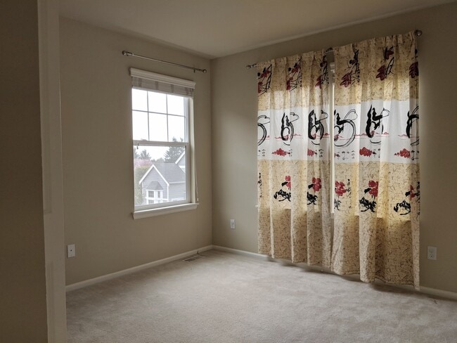 Building Photo - Beautiful 3 Bed 2.5 Bath 2 Story in Kirkland