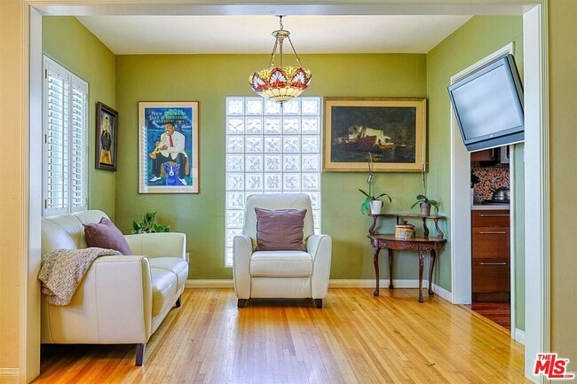 Building Photo - 4722 Ventura Canyon Ave