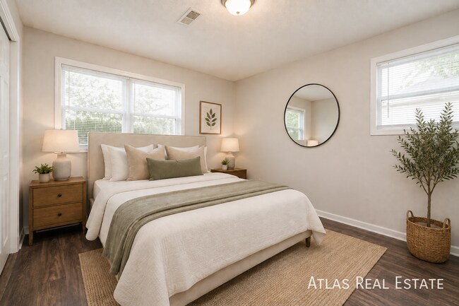 Building Photo - 322 Lexington Heights