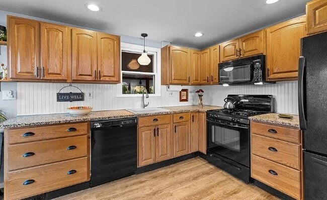 Building Photo - 141 Commonwealth Ave