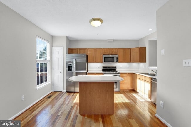 Building Photo - 265 Cherry Tree Square