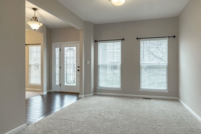 Building Photo - 6016 Blake Thomas Dr
