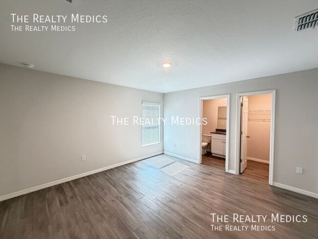 Building Photo - 608 Whitney Ave