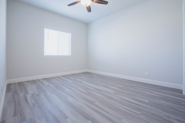 Building Photo - Beautiful 4 bed, 2 bath home AVAILABLE for...