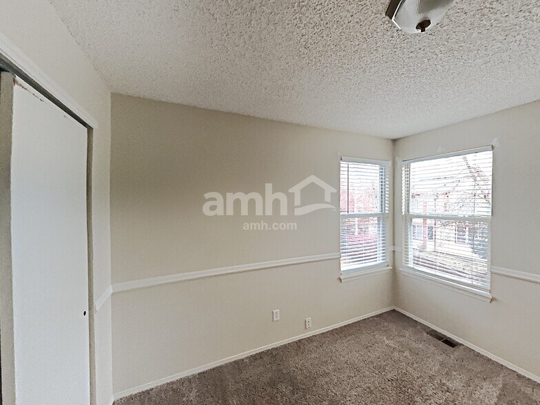 Building Photo - 4261 Choke Cherry Ave