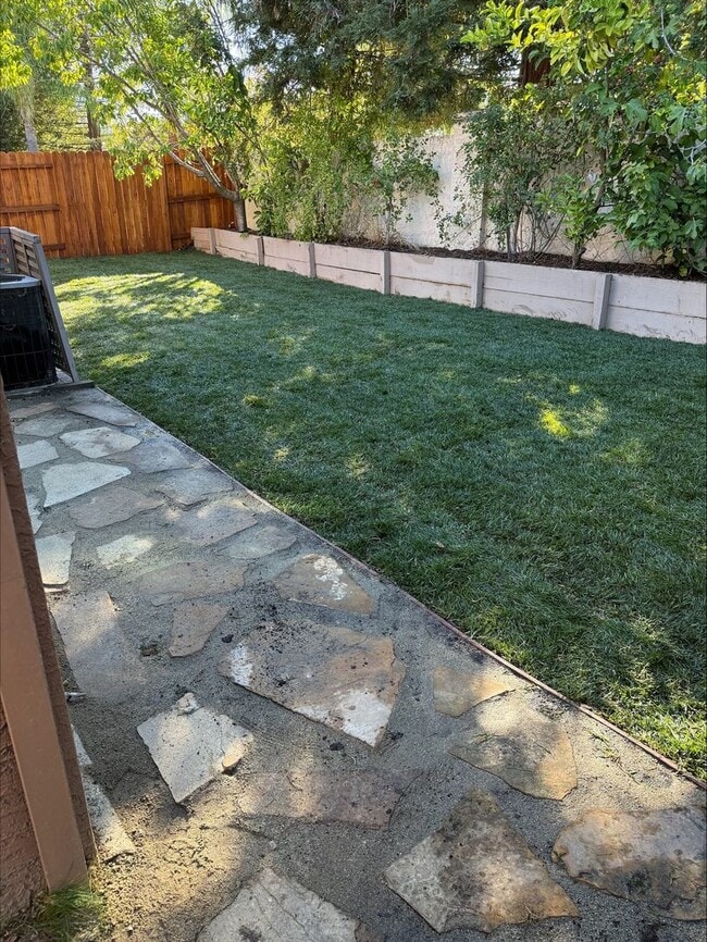 Building Photo - Beautiful Single-Story 4BR/2BA Home – Quiet Folsom Neighborhood