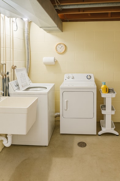 Building Photo - 510 Longfellow Dr