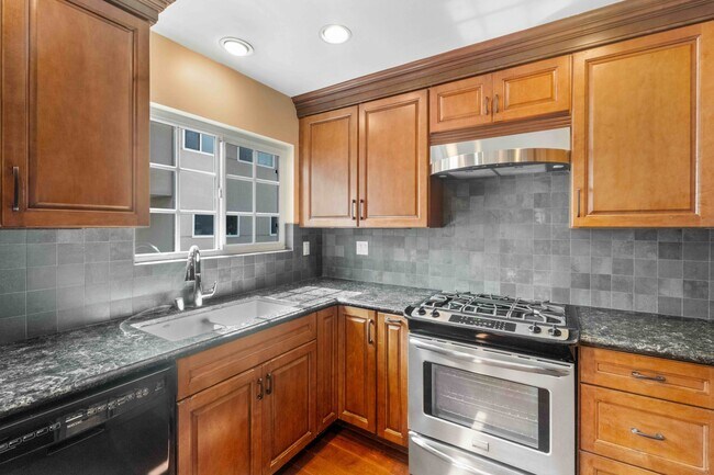 Building Photo - 5215 Sepulveda Blvd