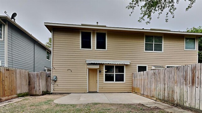 Building Photo - 6406 Encenada Green Trail