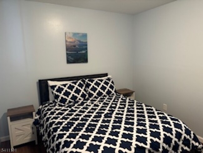 Building Photo - 12 Stonehill Dr