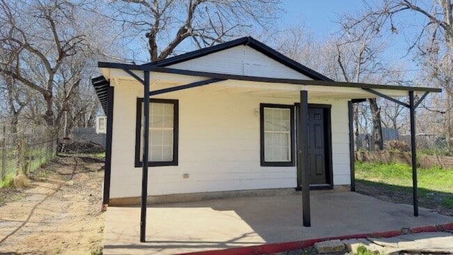 Building Photo - 1217 Clinton Ave