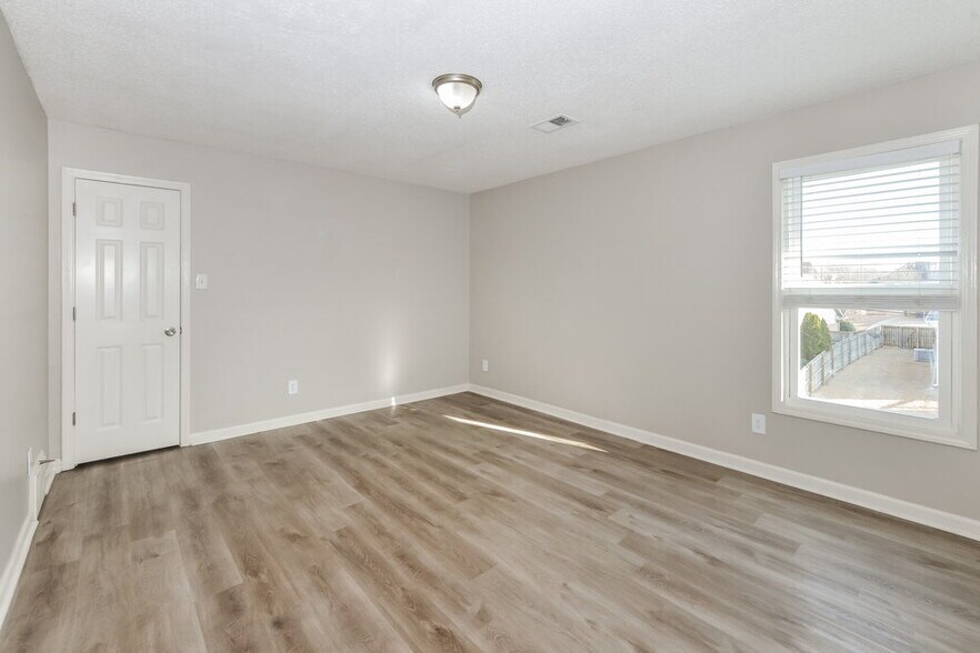 Building Photo - 8959 Raspberry Ln