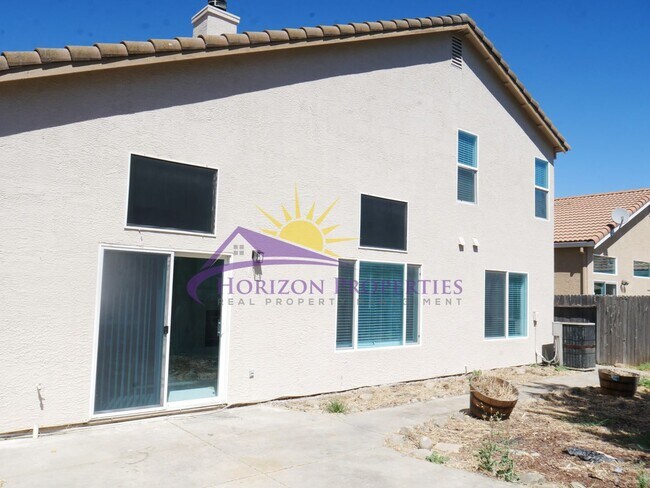 Building Photo - Two Story 4 Bed 3 Bath 1,863sqft Elk Grove Home in Laguna Park
