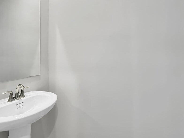 Building Photo - 639 Culpepper St