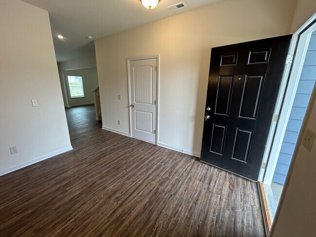 Building Photo - Newly Built 4/2.5 House in North Rome- $1,995