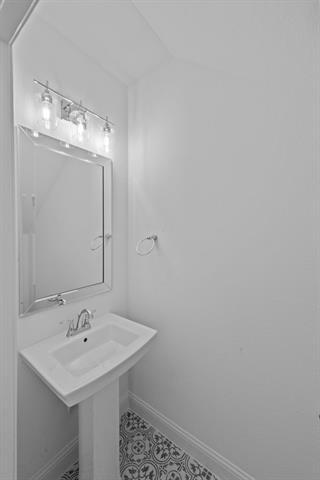 Building Photo - 307 Athenia Dr