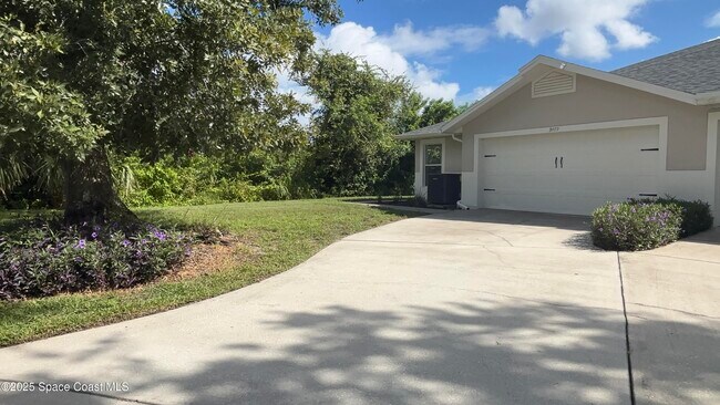 Building Photo - 3479 Horse Creek Cir