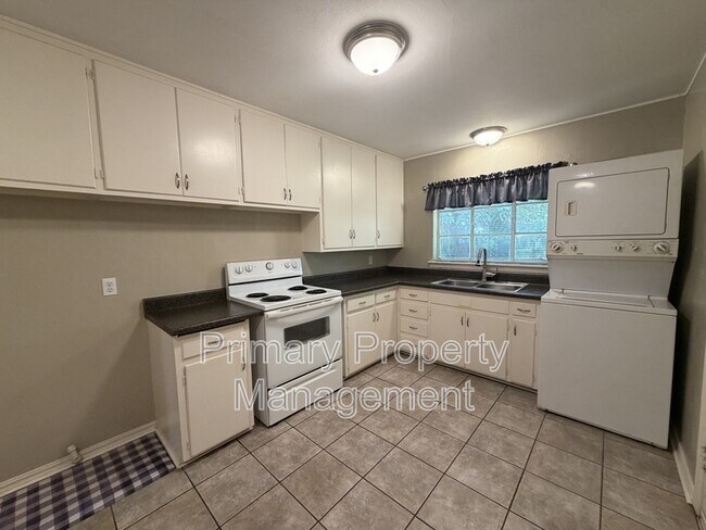 Building Photo - 1722 Mattern Dr