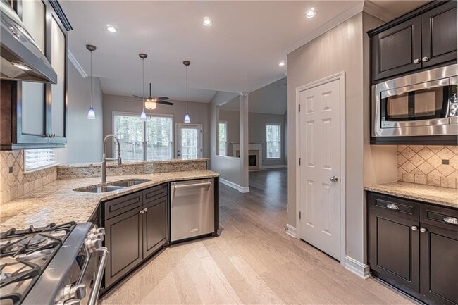 Building Photo - 205 Vickery Way
