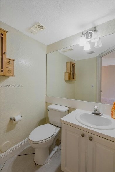 Building Photo - 15545 Miami Lakeway N