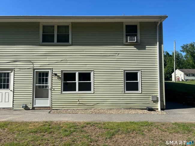Building Photo - 3 White Oak Rd