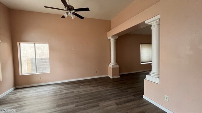 Building Photo - 2909 Calmada Ave