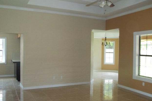 Building Photo - 3821 Oriole Ave