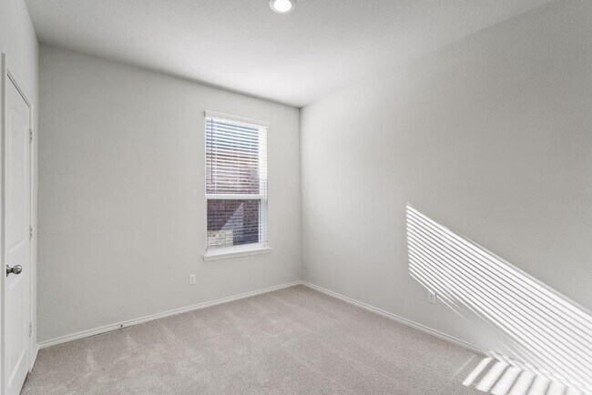 Building Photo - 258 Sweetleaf Dr